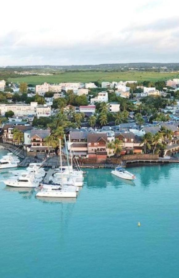 Sunset Boulevard, Grand Baie Esterno foto